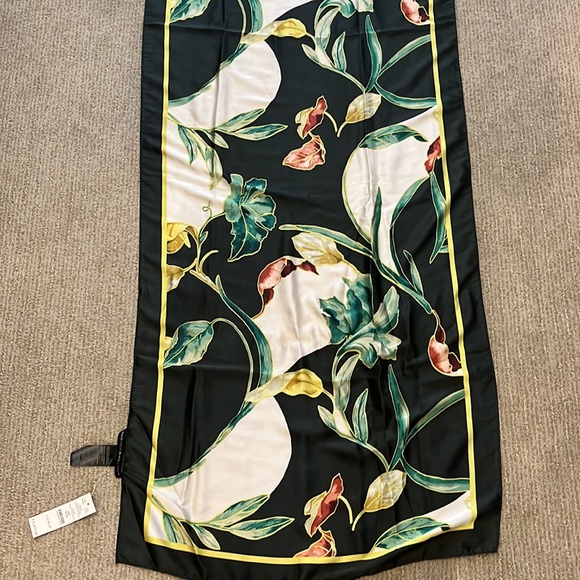 White House Black Market silky long scarf NWT - Picture 7 of 7